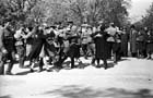 Танцы на улице Вены по случаю праздника Победы